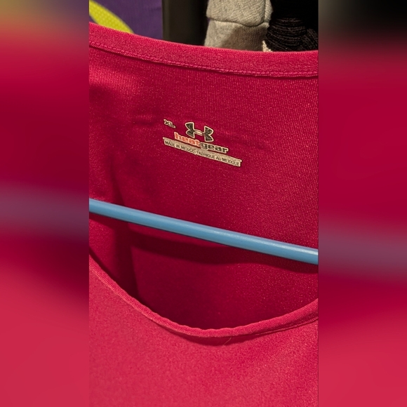 Under Armour Raspberry Color Performance Tee. XL - Picture 2 of 2